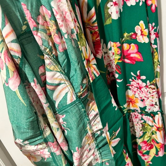 NWOT Green Floral Print Deep V Halter Maxi Dress Size Medium - Picture 12 of 16